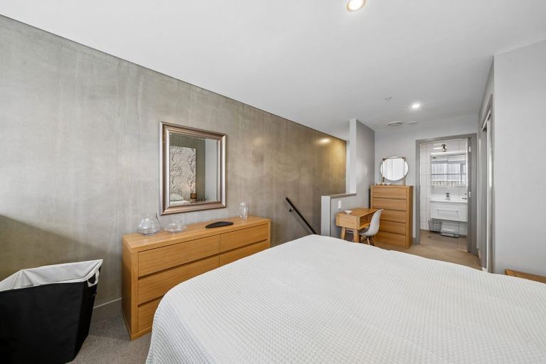 Photo of property in Canvas Apartments, 2/307 Willis Street, Te Aro, Wellington, 6011
