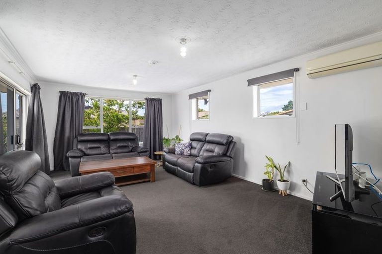 Photo of property in 5 Sophora Place, Parklands, Christchurch, 8083