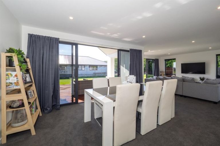 Photo of property in 16 Kelburn Place, Tinwald, Ashburton, 7700