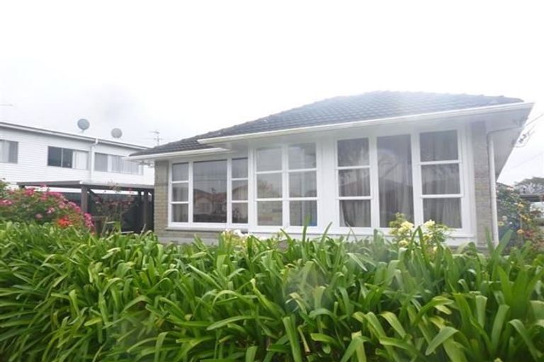 Photo of property in 37-39 Gordon Street, Avalon, Lower Hutt, 5011