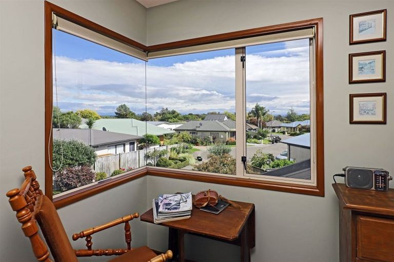 Photo of property in 6 Saint Hill Rise, Havelock North, 4130