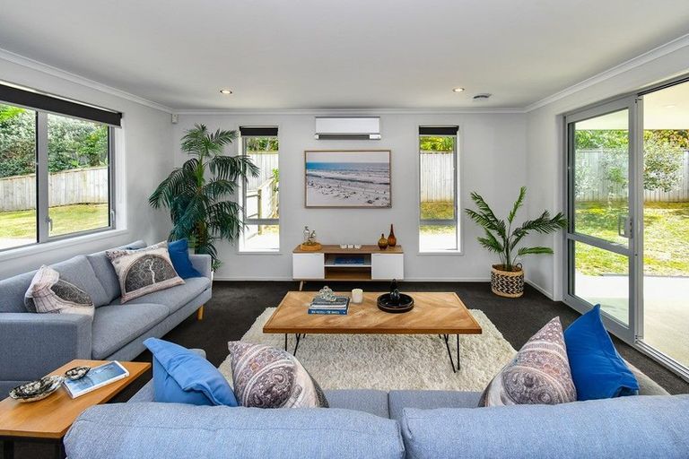 Photo of property in 106 Helenslee Road, Pokeno, 2472