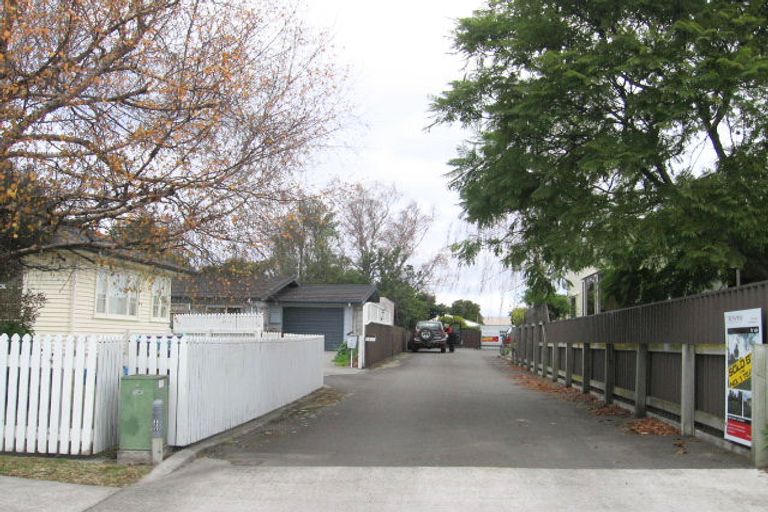 Photo of property in 18 Puketapu Road, Taradale, Napier, 4112