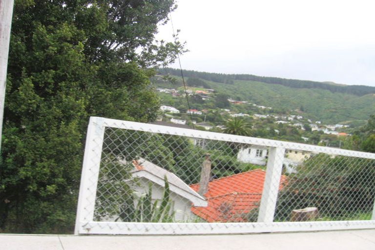 Photo of property in 28 The Drive, Tawa, Wellington, 5028