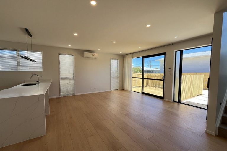 Photo of property in 130 Forrest Hill Road, Forrest Hill, Auckland, 0620