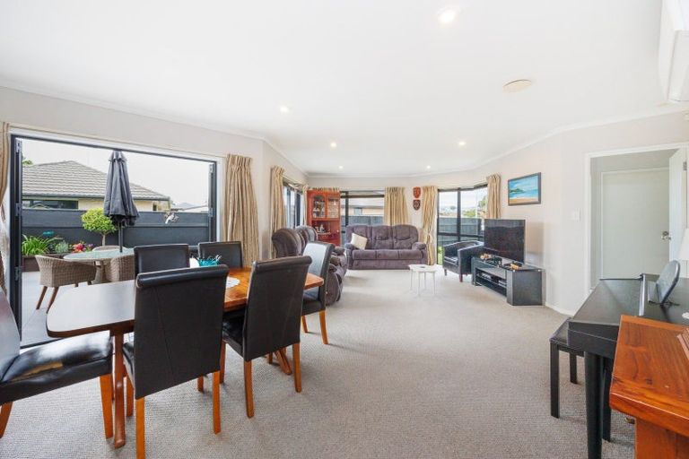 Photo of property in 49 Peter Hall Drive, Kelvin Grove, Palmerston North, 4414
