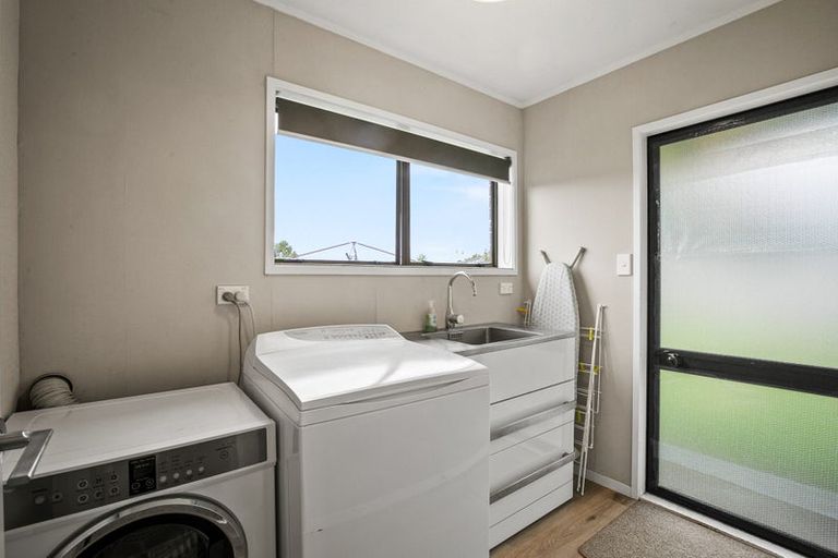 Photo of property in 62 Heta Road, Highlands Park, New Plymouth, 4312