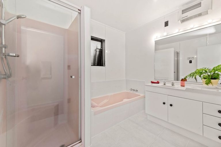 Photo of property in 37 Carter Drive, Pomare, Rotorua, 3015