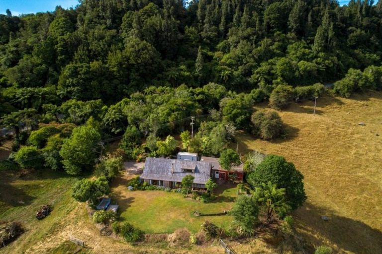 Photo of property in 166 Te Waerenga Road, Hamurana, Rotorua, 3096