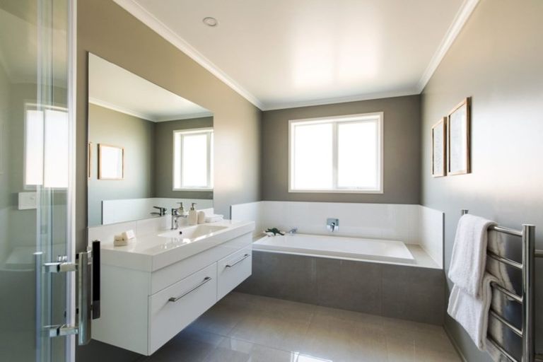 Photo of property in 5 Te Aparangi Crescent, Papakura, 2110