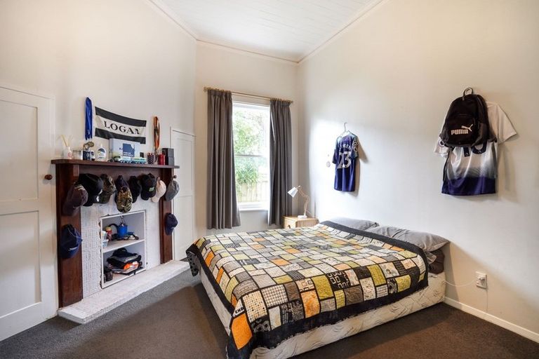 Photo of property in 36 Knowles Street, Terrace End, Palmerston North, 4410