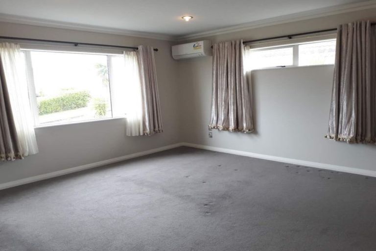 Photo of property in 100 Killybegs Drive, Pinehill, Auckland, 0632