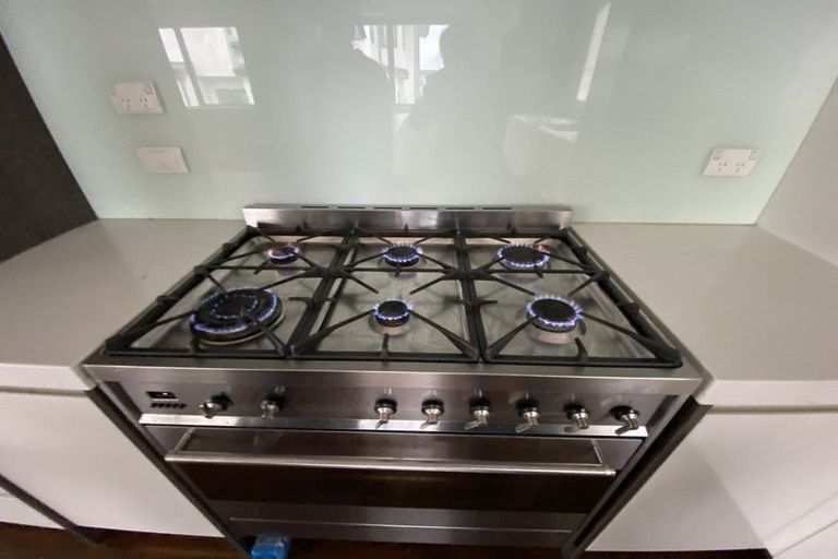 Photo of property in 70 Headland Drive, Long Bay, Auckland, 0630