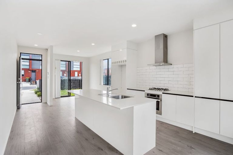 Photo of property in 1 Dignity Street, Papakura, 2110