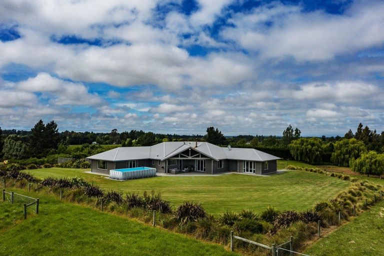 Photo of property in 61 Loburn Whiterock Road, Loburn, Rangiora, 7472