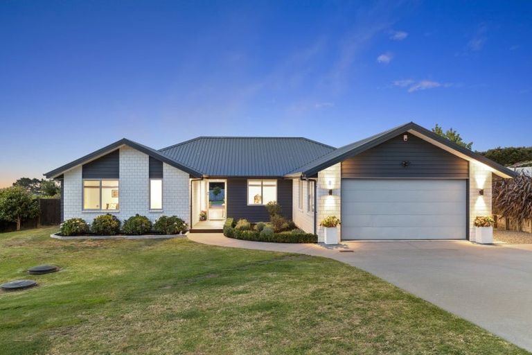 Photo of property in 8 Bernora Crescent, Bombay, 2675