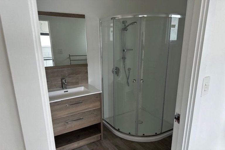 Photo of property in 2/1 Keldale Place, Forrest Hill, Auckland, 0620