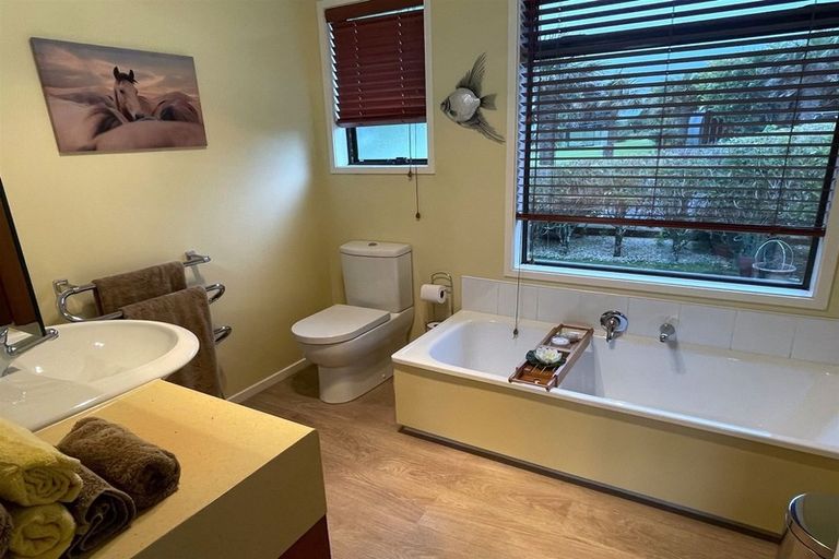 Photo of property in 85 Constable Road, Muriwai, Waimauku, 0881