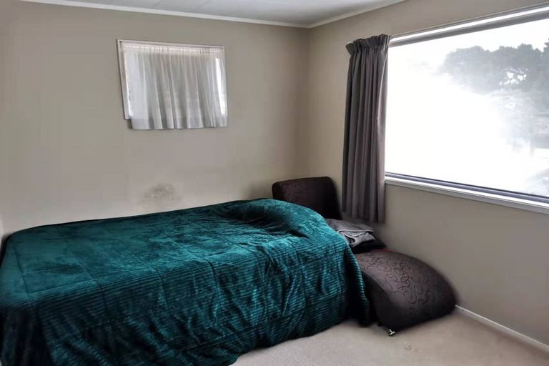 Photo of property in 49 Lavery Place, Sunnynook, Auckland, 0632