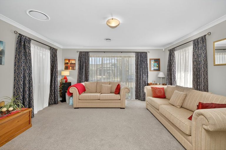 Photo of property in 8 Avon Gate, Russley, Christchurch, 8042