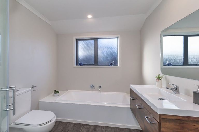 Photo of property in 5a Mckenzie Street, Levin, 5510