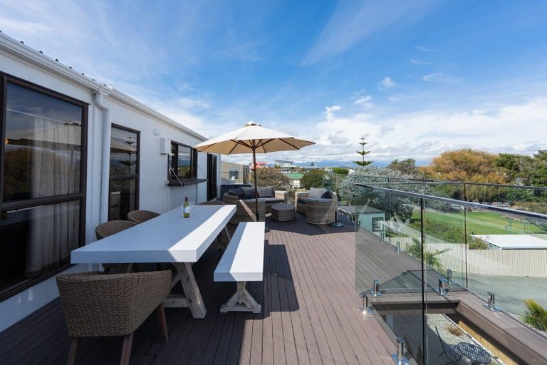 Photo of property in 8 Roore Street, Foxton Beach, Foxton, 4815