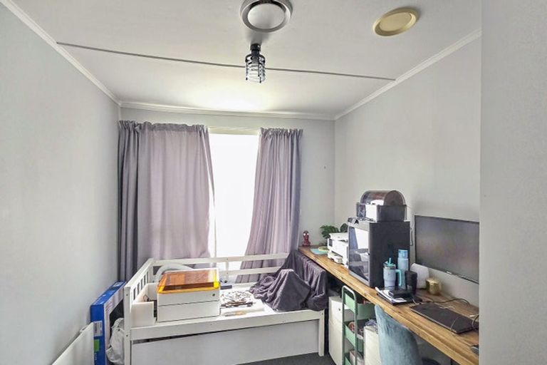 Photo of property in 5 Hay Street, Naenae, Lower Hutt, 5011