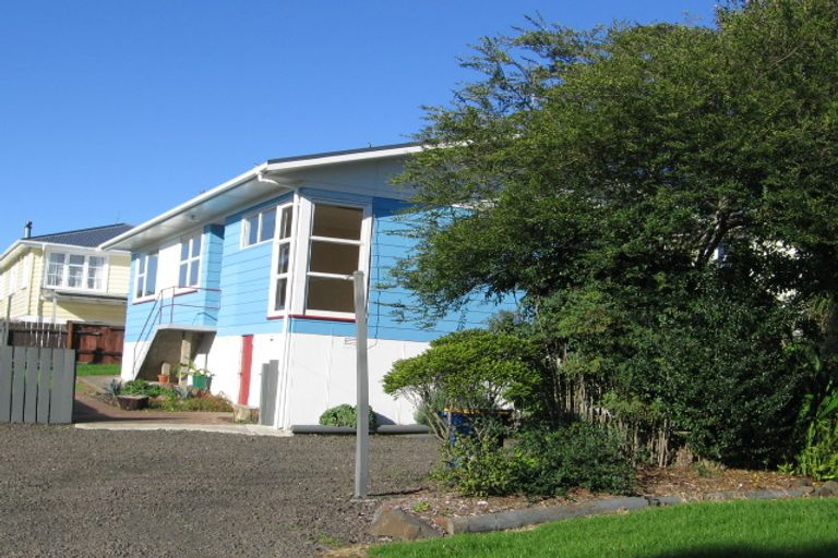Photo of property in 1/12 Hetherington Road, Ranui, Auckland, 0612