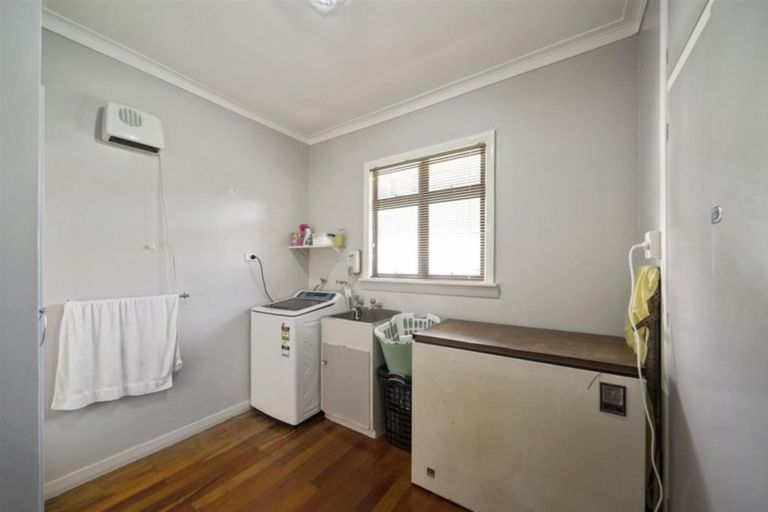 Photo of property in 77 Camberwell Road, Hawera, 4610