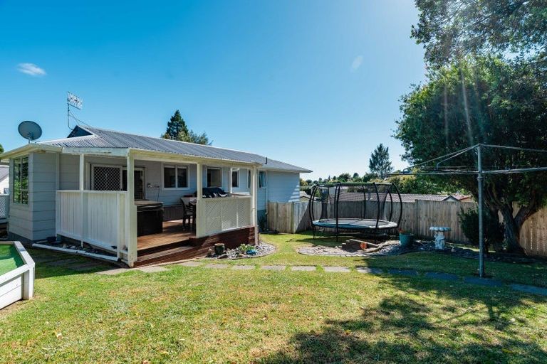 Photo of property in 42 Resolution Road, Welcome Bay, Tauranga, 3112