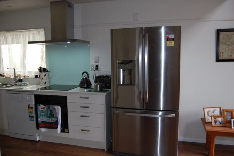 Photo of property in 87 Tawa Road, Kumeu, 0891