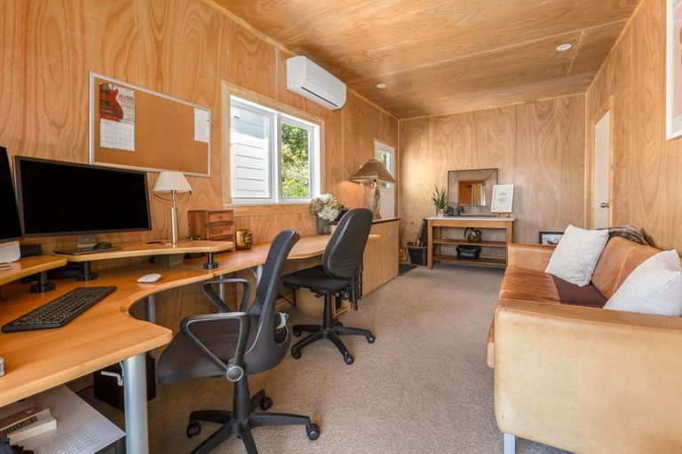 Photo of property in 88 Paremata Road, Paremata, Porirua, 5024