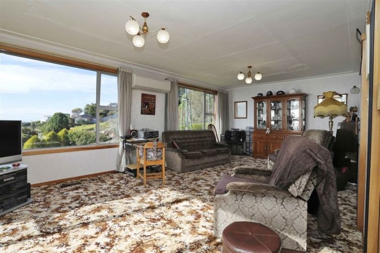 Photo of property in 68 Marine Parade, Bluff, 9814