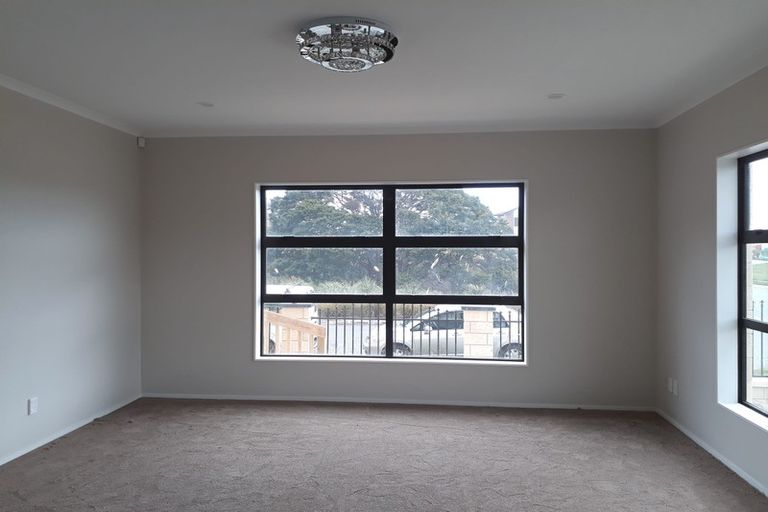 Photo of property in 38 Drumbuoy Drive, Flat Bush, Auckland, 2019