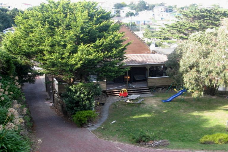 Photo of property in 42 Whanake Street, Titahi Bay, Porirua, 5022