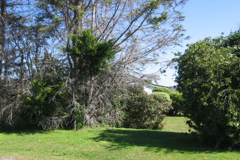 Photo of property in 11 Hardy Place, Cooks Beach, Whitianga, 3591