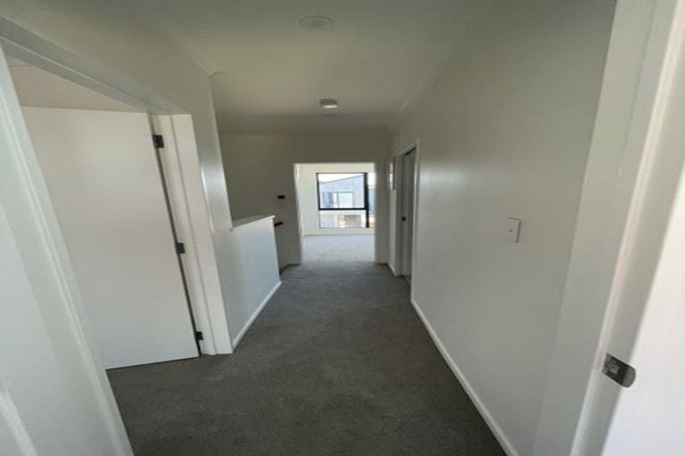 Photo of property in 30 Waipuhinui Way, Wiri, Auckland, 2104