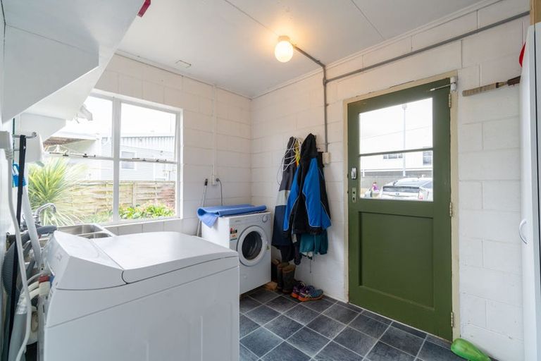 Photo of property in 30 Moana Crescent, Te Anau, 9600