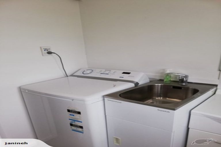 Photo of property in 4/9 Curletts Road, Sockburn, Christchurch, 8042