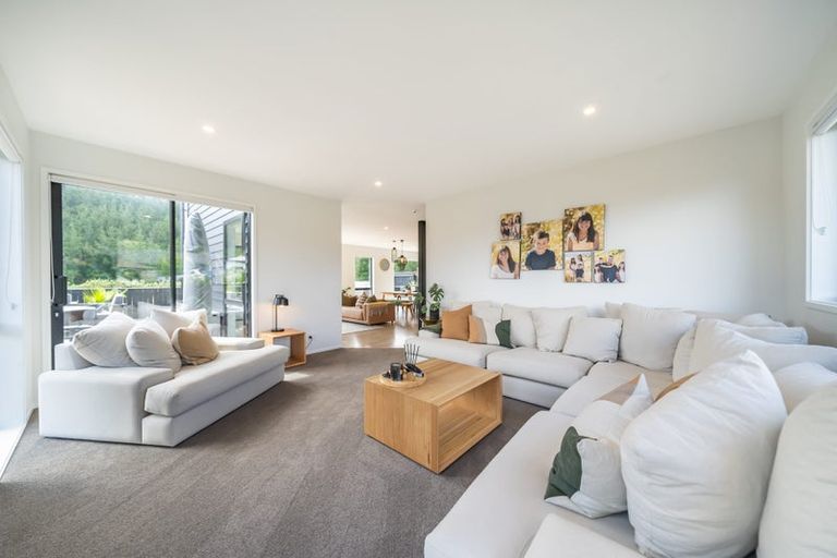 Photo of property in 15 Weatherdeck Close, Whitby, Porirua, 5024