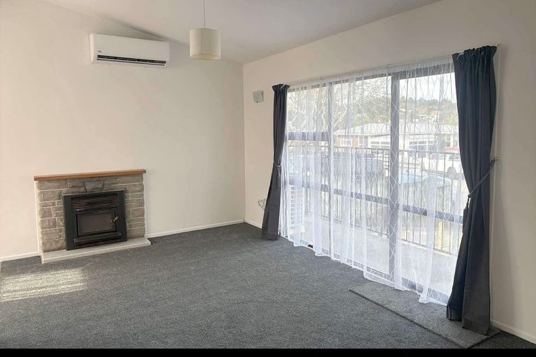 Photo of property in 10 Lomas Place, Manurewa, Auckland, 2102