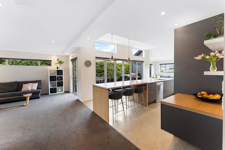 Photo of property in 6 Bargrove Close, Halswell, Christchurch, 8025