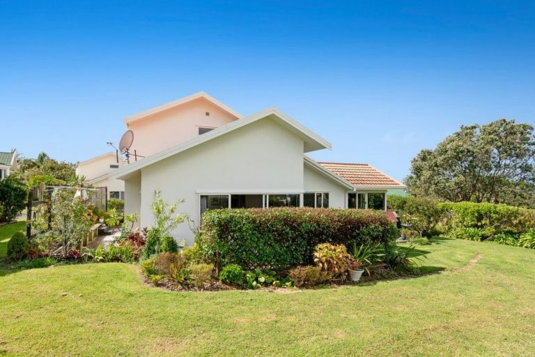 Photo of property in 896 Whangaparaoa Road, Manly, Whangaparaoa, 0930