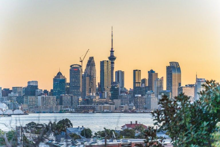 Photo of property in 19 Kerr Street, Devonport, Auckland, 0624