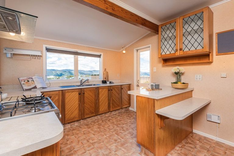 Photo of property in 29 Oakleigh Street, Maungaraki, Lower Hutt, 5010