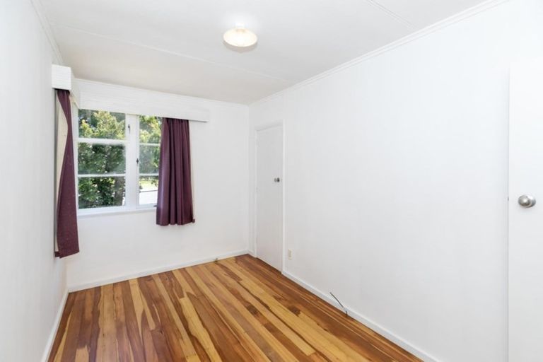 Photo of property in 102 Holland Road, Fairfield, Hamilton, 3214