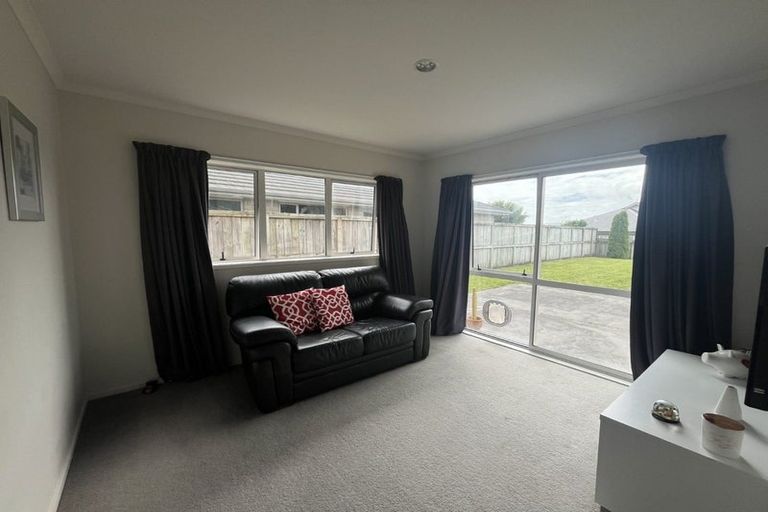 Photo of property in 150 Navigation Drive, Whitby, Porirua, 5024
