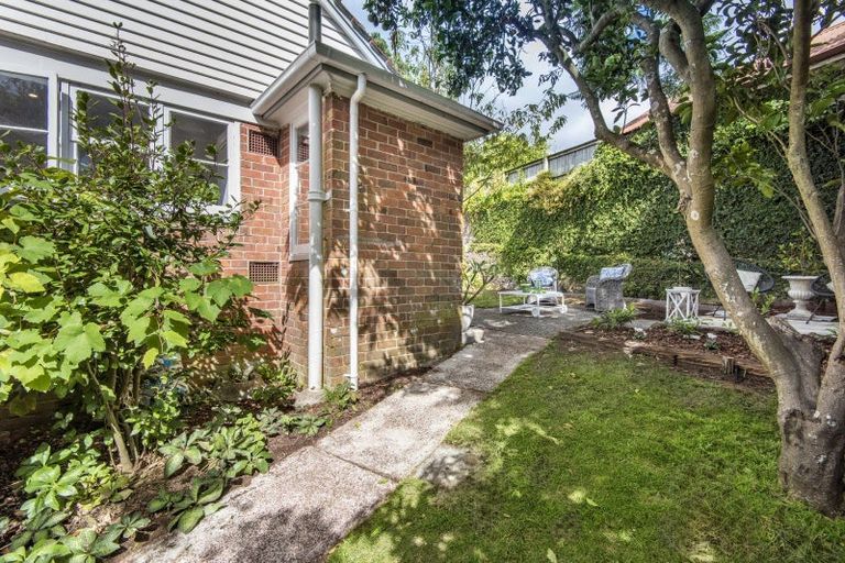 Photo of property in 9a Kerr Street, Devonport, Auckland, 0624