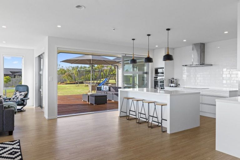 Photo of property in 8 Bernora Crescent, Bombay, 2675