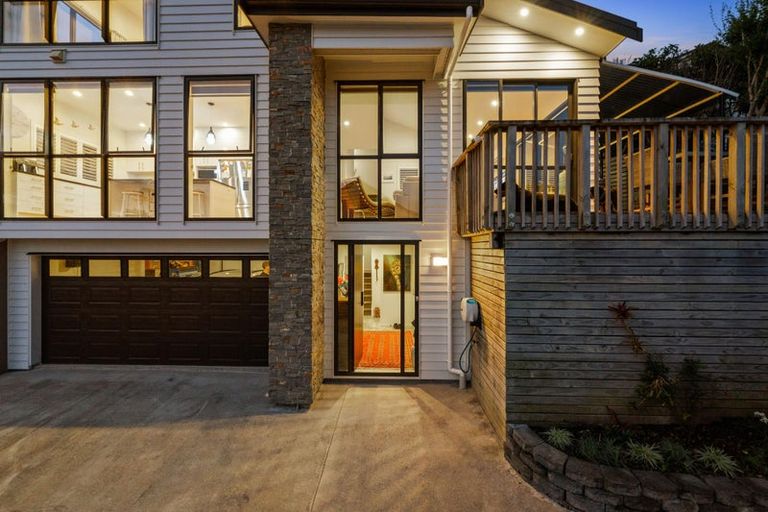 Photo of property in 17a Constable Lane, West Harbour, Auckland, 0618